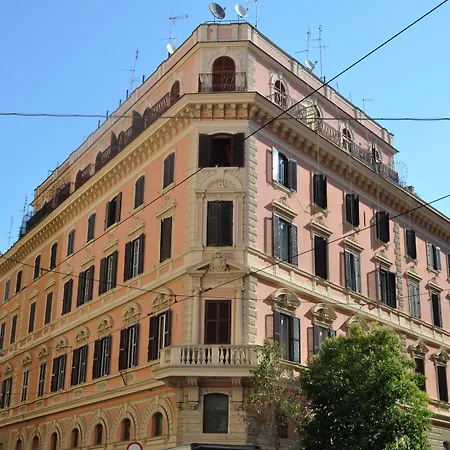 Le Suite Di Via Ottaviano - Suite In Rome B&B-3